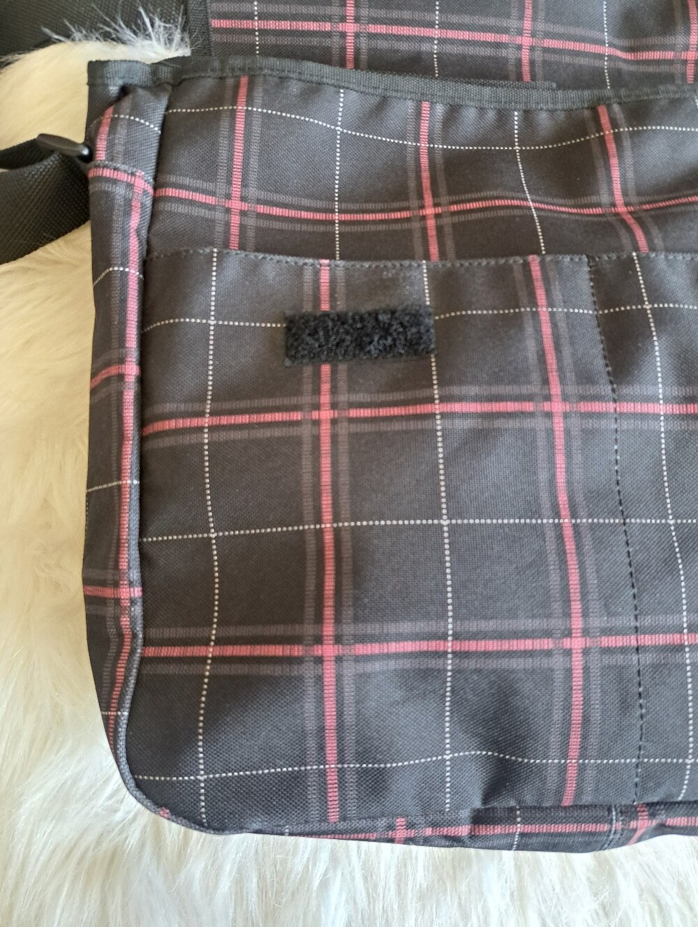 Hello Kitty Lunch Bag + Lg Roxy Messenger Bag - Picture 10 of 14